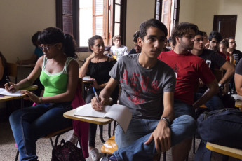 A class at the School of Mathematics and Computation. University of Havana, 2015